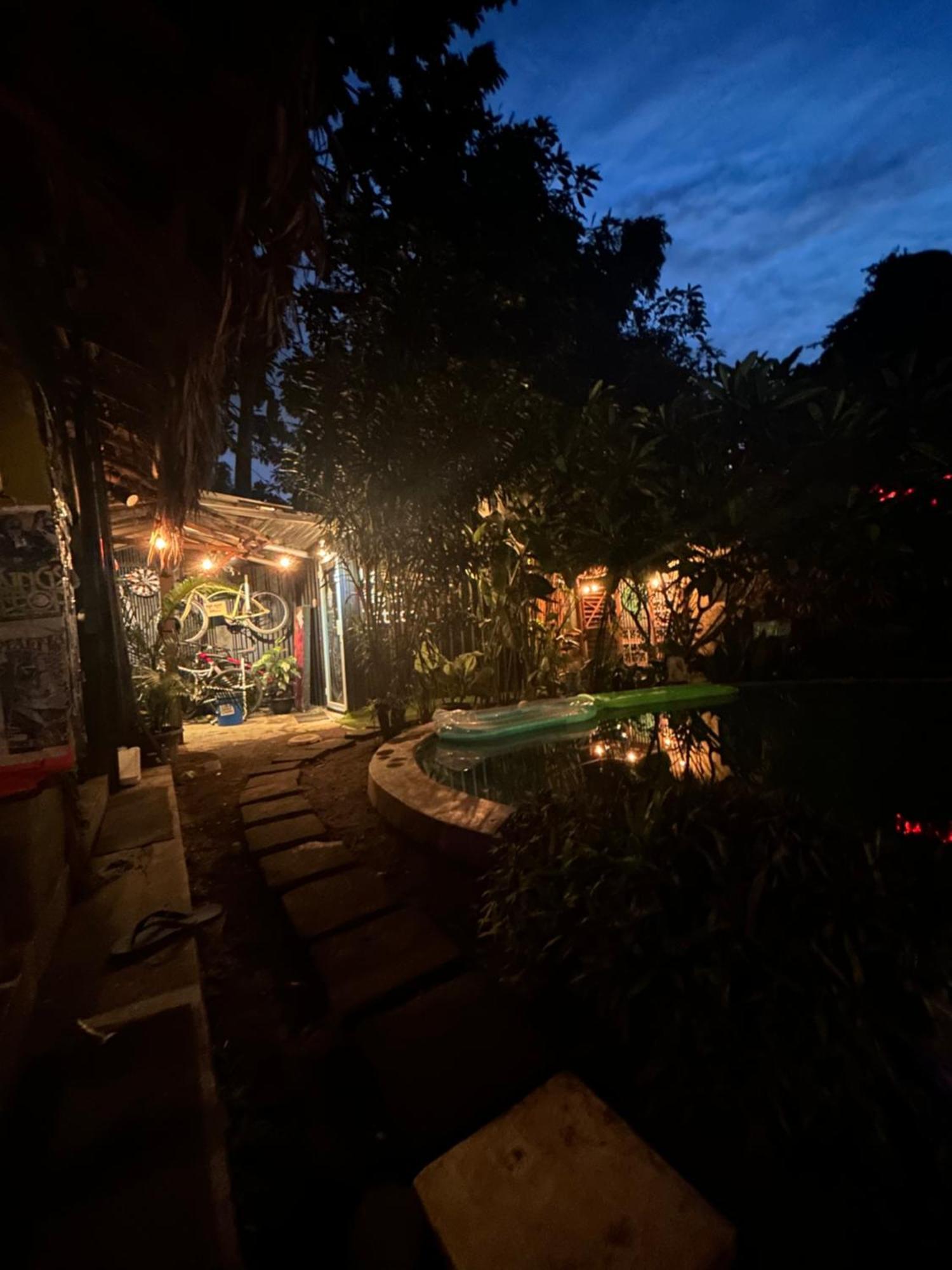 Losmanos Hostel ยอกยาการ์ตา ภายนอก รูปภาพ