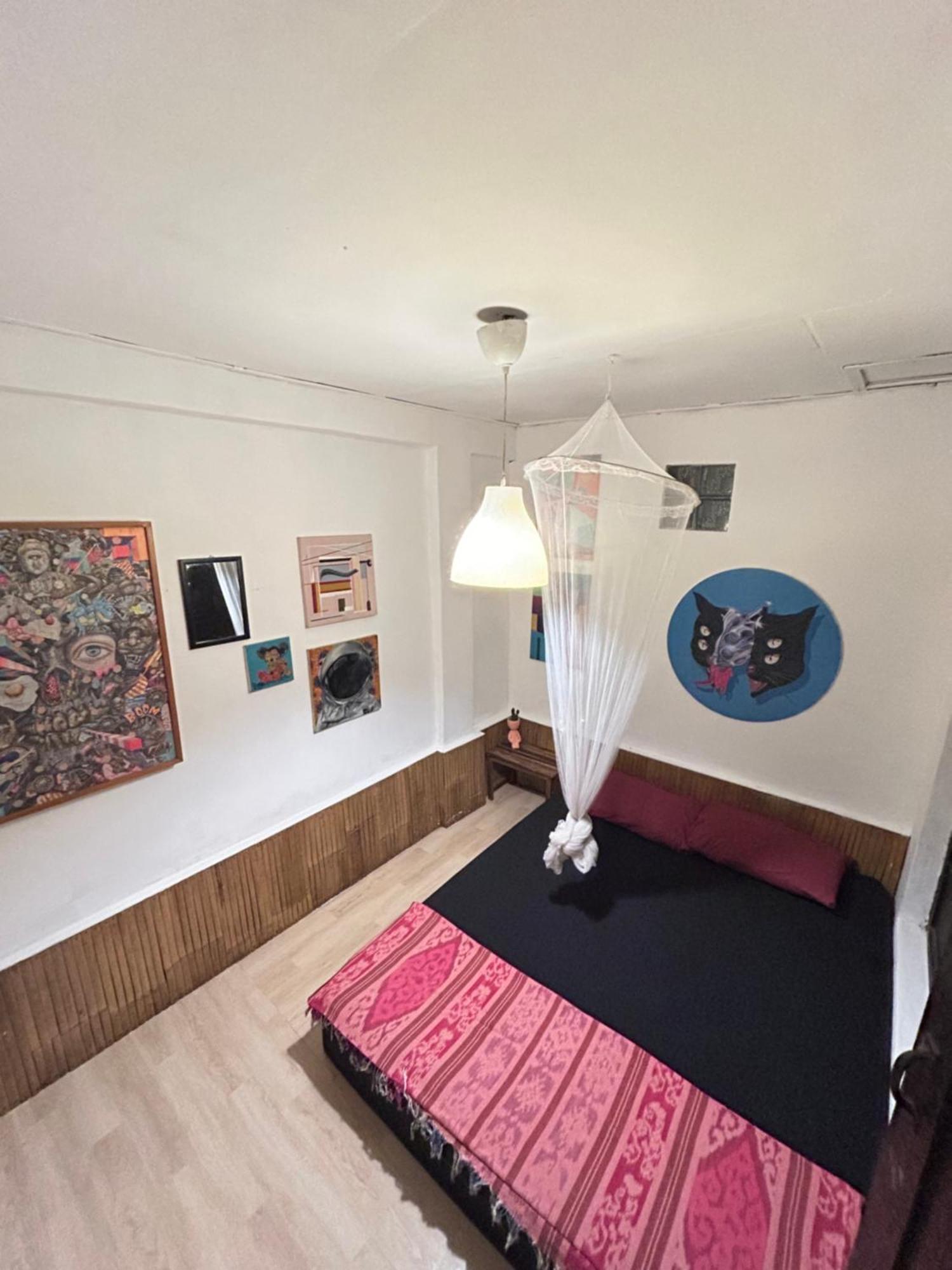 Losmanos Hostel ยอกยาการ์ตา ภายนอก รูปภาพ