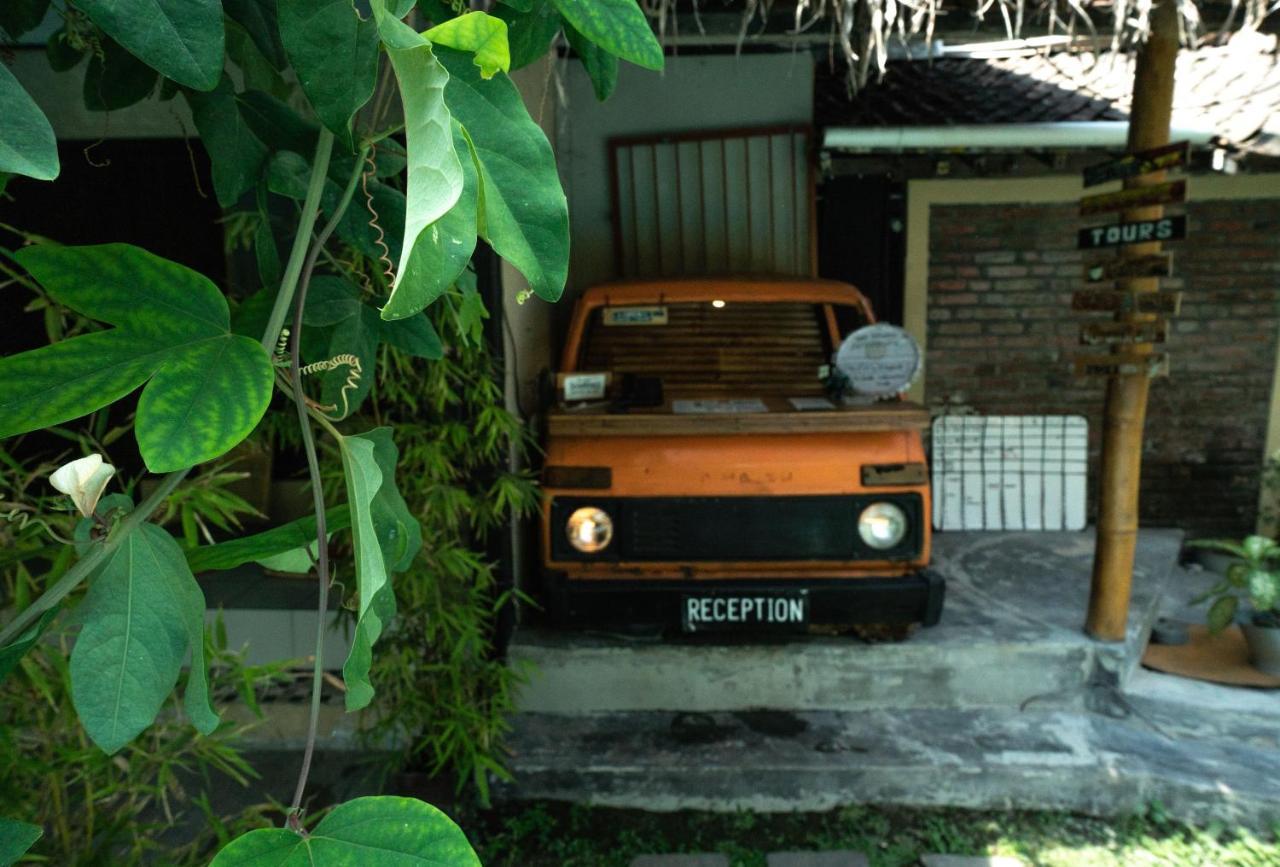 Losmanos Hostel ยอกยาการ์ตา ภายนอก รูปภาพ